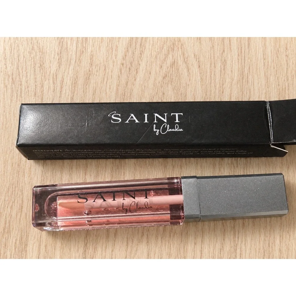 Saint by Claudia Lip Gloss Strawberries & Crème Pink Shimmer Hyaluronic Acid NIB